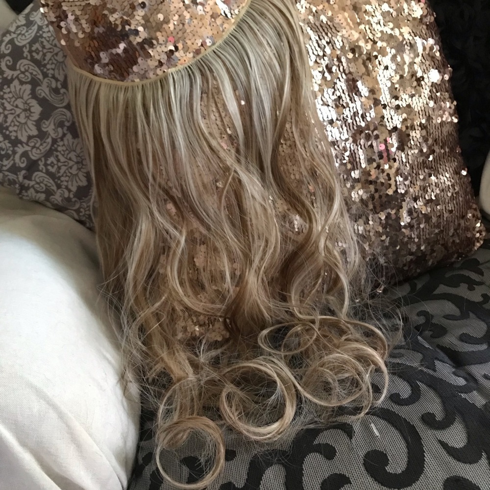 NWOT Hair Extension Hairpiece Hidden Weft Blonde